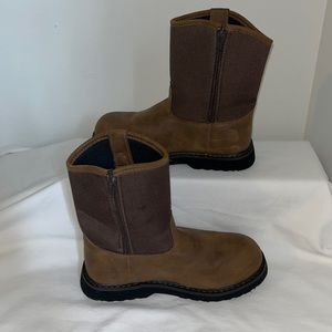 Kids rocky zip up boots.